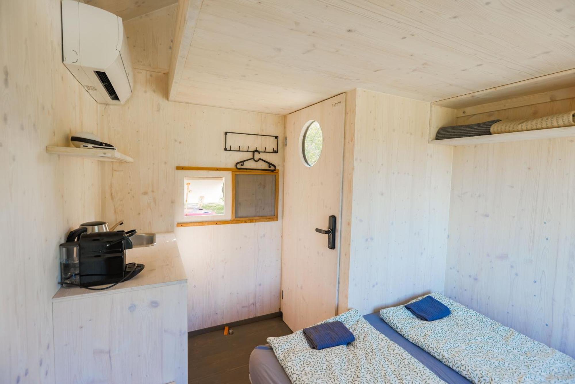 Prague Camping Dzban Exteriör bild